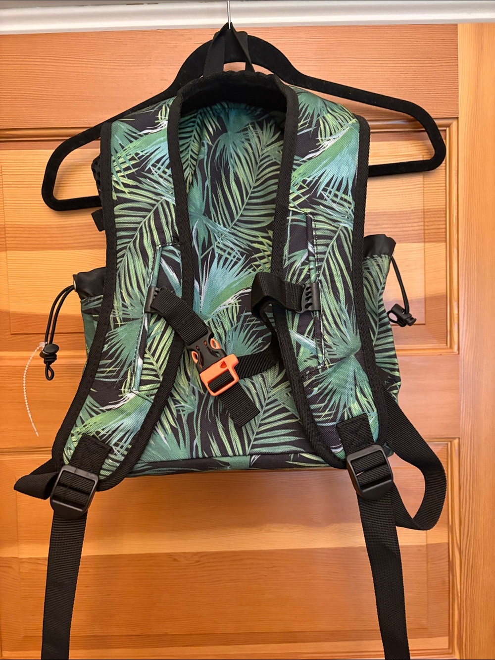 K9 Air Dog Carrier Backpack - Green Leaf Print NWT - Picture 2 of 2